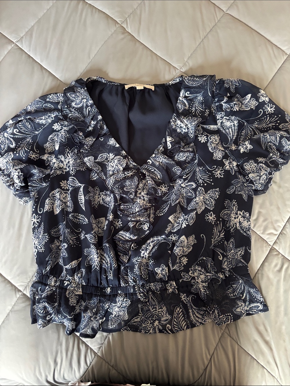 LOFT blouse - Picture 2 of 7